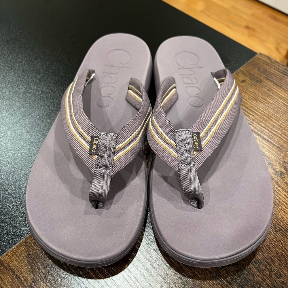 Chaco thong flip-flops 💜